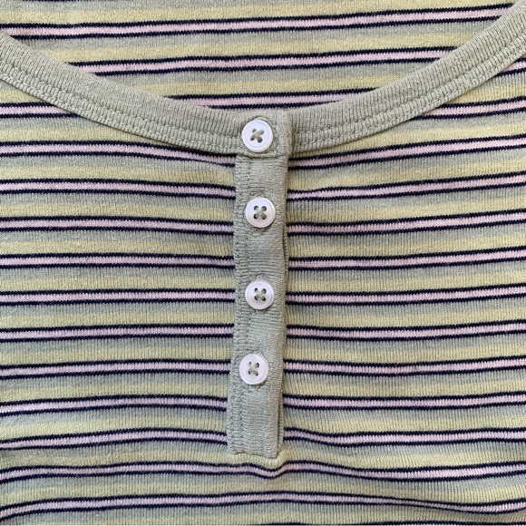 Levi’s Green Henley Top - Picture 4 of 11